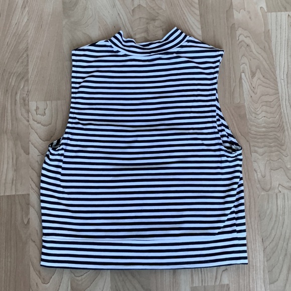 High Neck Tank Top Crop Top - Picture 6 of 7